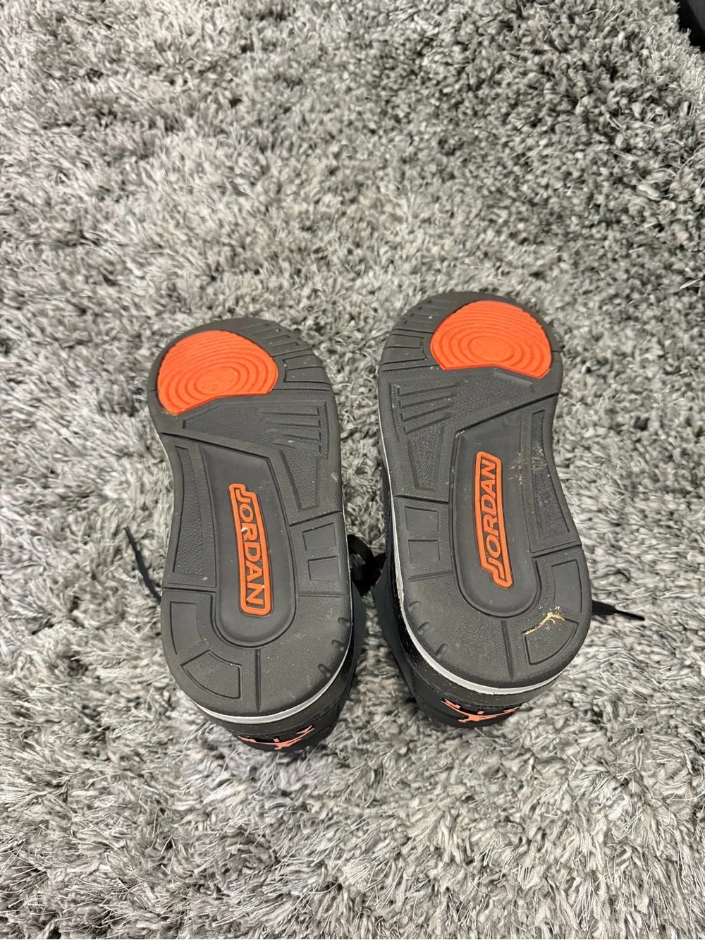 Jordan 3 Retro Men’s Sneakers - Grey with Orange Accents